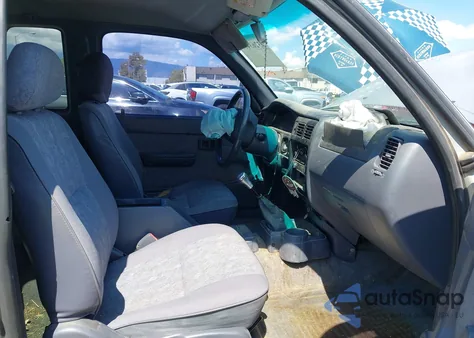 2000 Toyota Tacoma from USA, damaged, VIN 4TAVL52N3YZ668008